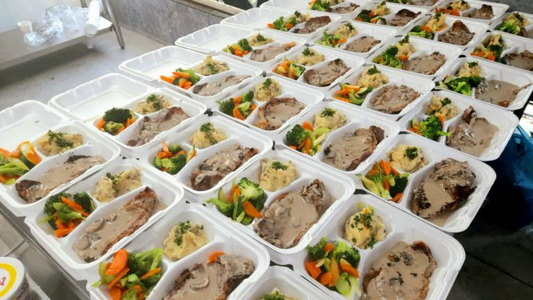 Menú para un comedor industrial: cómo planearlo y qué debe incluir